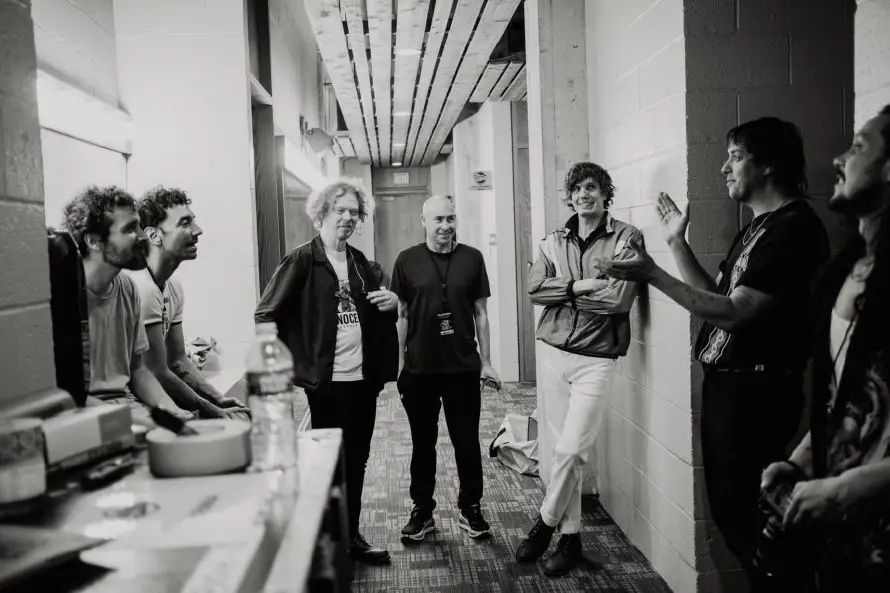 The Strokes regresan con "Reality Awaits", su primer álbum de estudio en seis años