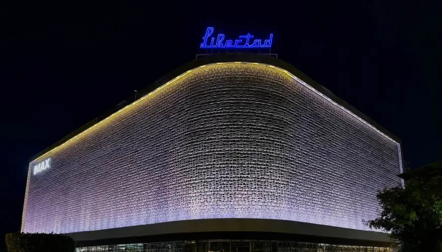 Presidente Nayib Bukele anuncia la pantalla IMAX del nuevo Cine Libertad