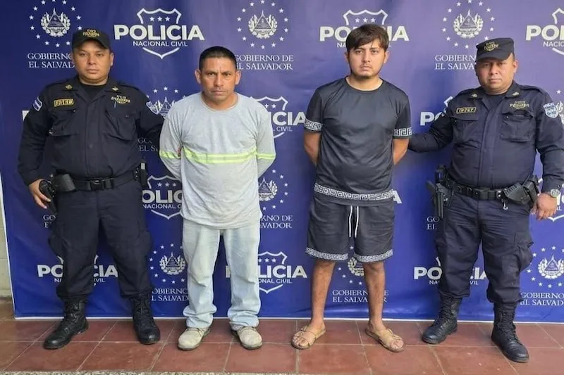 Capturan a dos hombres por extorsionar a una mujer con fotos íntimas en La Libertad
