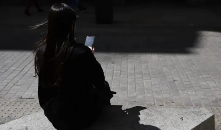 Relaciones amorosas con inteligencia artificial avanzan como las humanas