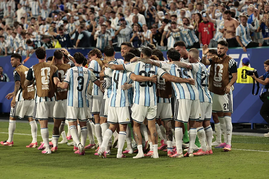 La campeona, Argentina, clasifica a octavos tras sufrir ante Cabo Verde 3-2