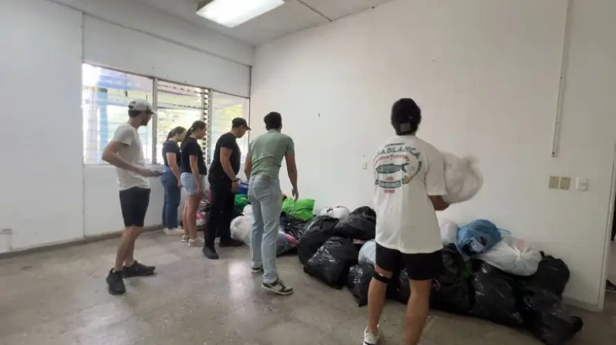 Junior Achievement El Salvador y Club Rotario Merliot habilitan centro de acopio en apoyo a familias venezolanas