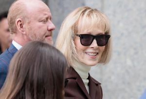 La Corte Suprema de EEUU rechaza petición de Trump de anular indemnización a víctima de abuso sexual