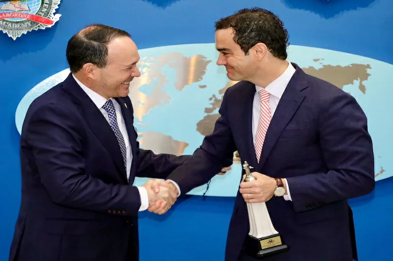 Subsecretario de Estado de EEUU visita El Salvador para fortalecer cooperación bilateral en seguridad