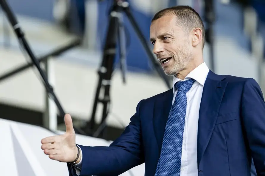 UEFA: "La FIFA no puede seguir utilizando nuestro deporte para enriquecerse"