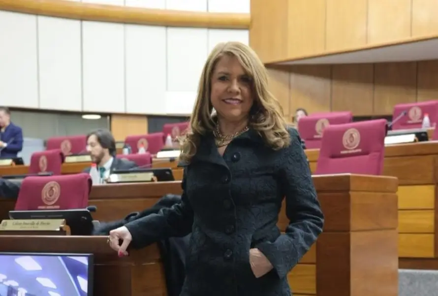Ministra francesa: senadora paraguaya que injurió Mbappé no será bien recibida en Francia