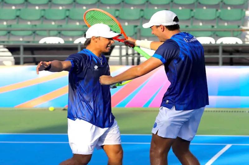 Tenistas salvadoreños aseguran medalla y buscarán oro en Santo Domingo