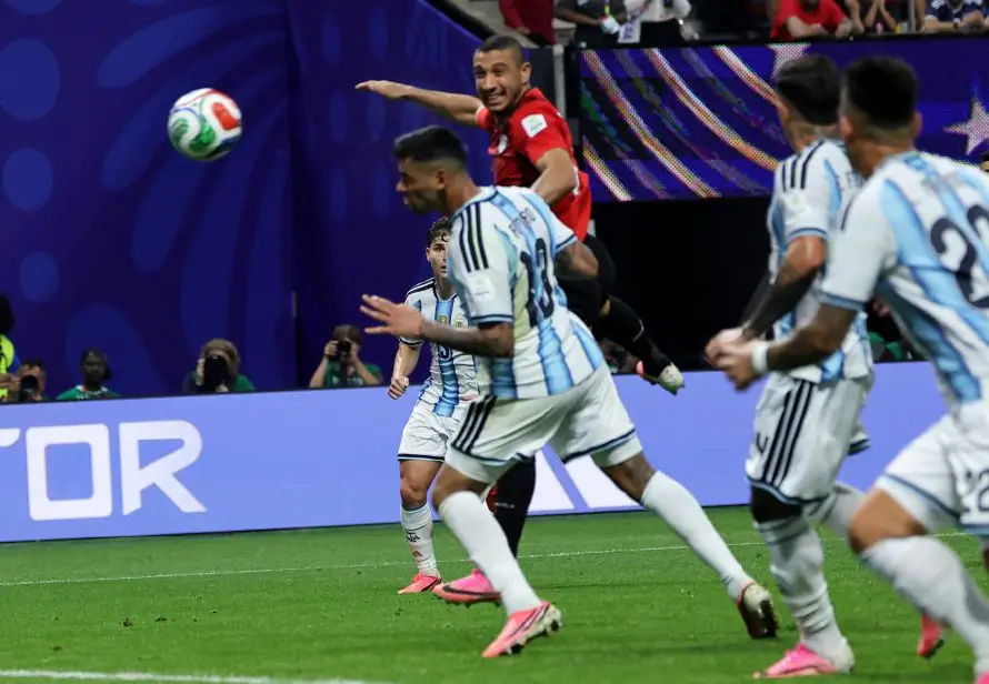 Cristian Romero, el central "desobediente" que mantiene a flote a Argentina
