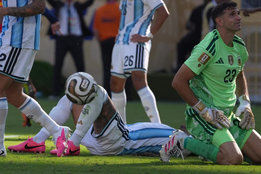 Emiliano Martínez pone en duda su continuidad en selección argentina tras derrota con España