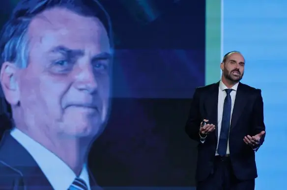 EEUU concede la residencia permanente al prófugo Eduardo Bolsonaro por sus "habilidades extraordinarias"