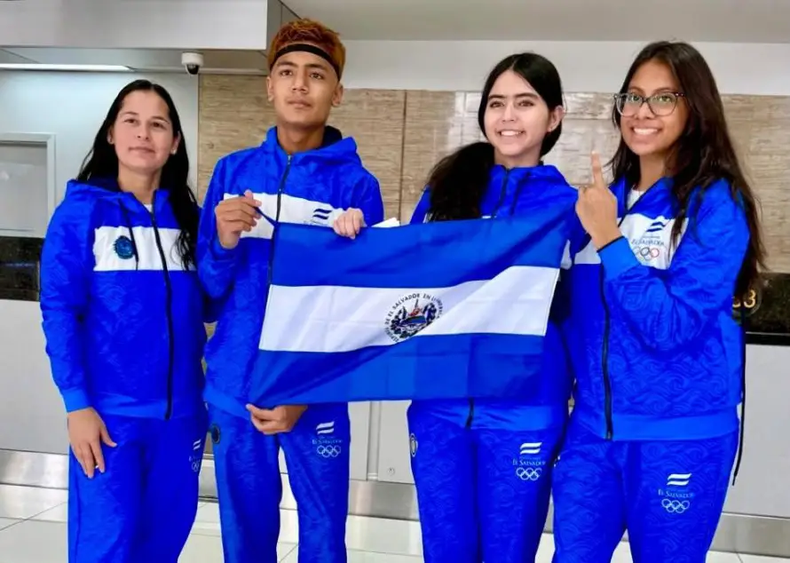 Delegación salvadoreña de escalada parte hacia Italia para disputar el Campeonato Mundial Juvenil