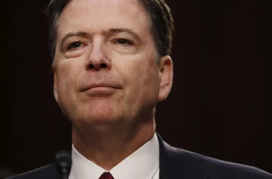 Exdirector del FBI pide desestimar imputación por supuesta amenaza a Trump en Instagram