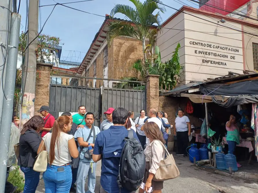 Salud empieza a entregar indemnizaciones a despedidos del Rosales