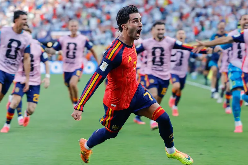 Ferran Torres marca el gol de Iniesta y deja a Messi sin título