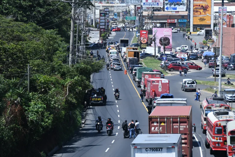 Guatemala registra bloqueos y protestas por el aumento en el precio de los combustibles