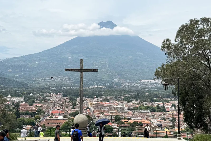 Atitlán y Antigua Guatemala: un viaje entre volcanes, tradición maya y calles coloniales