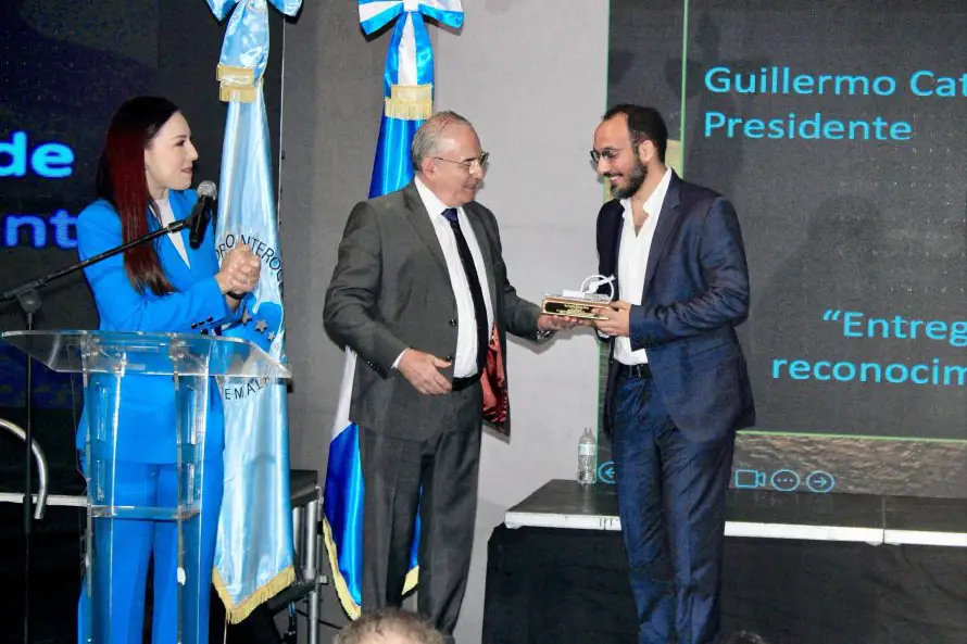 Ibrajim Bukele encabezó delegación salvadoreña a lanzamiento de Centro logístico en Guatemala
