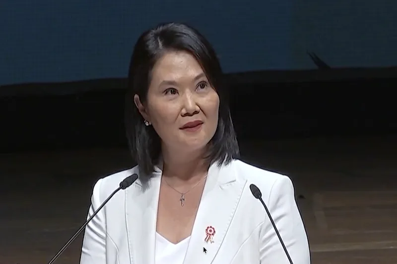 Keiko Fujimori recibe credenciales como presidenta electa de Perú