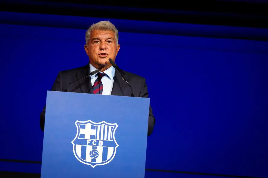 Presidente del Barcelona: "La oferta por Julián Álvarez es firme, pero la mantendremos el tiempo que consideremos"