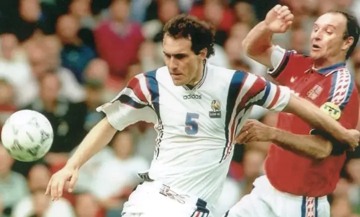El gol de oro de Laurent Blanc que acabó con el sueño de Paraguay en el Mundial de 1998