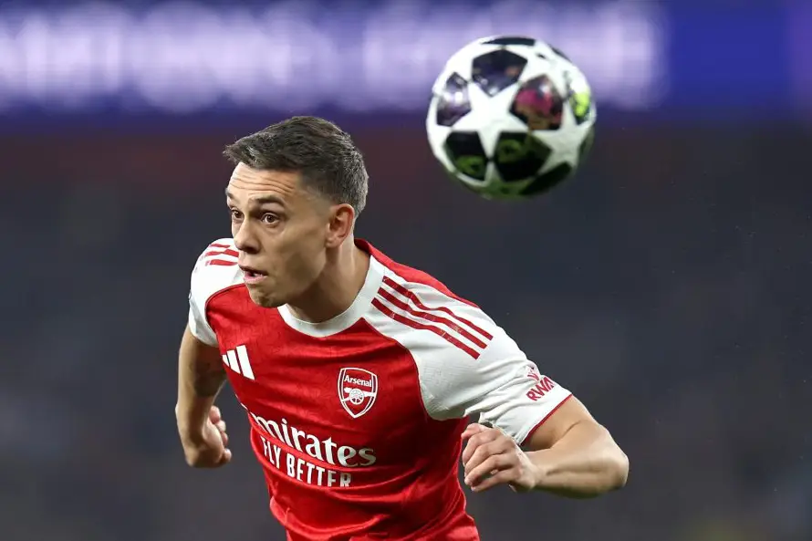 Arsenal acuerda el traspaso del atacante belga Leandro Trossard al Besiktas