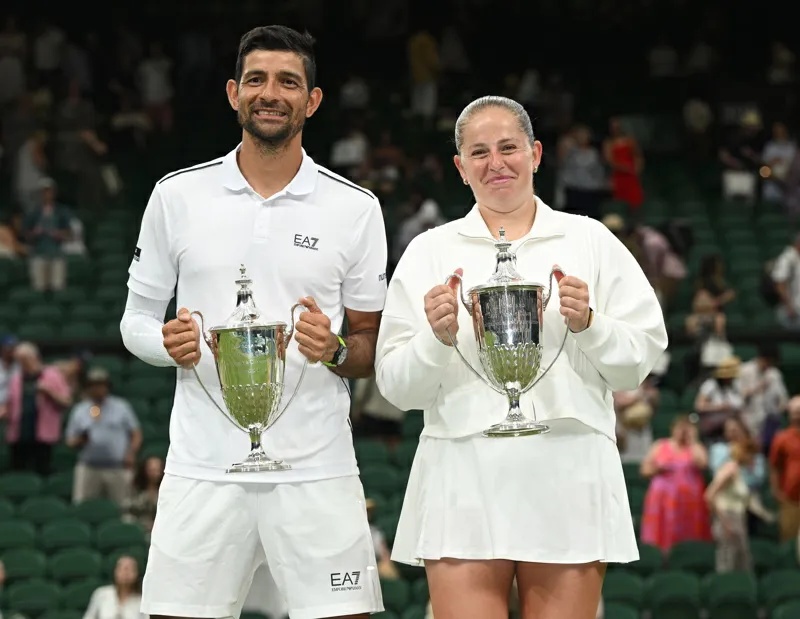 Marcelo Arévalo, primer tenista salvadoreño en ganar en Wimbledon, junto a Ostapenko en dobles mixto