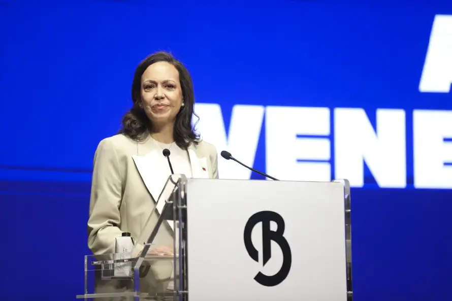 Cientos de venezolanos exigen elecciones y el regreso de María Corina Machado a su país