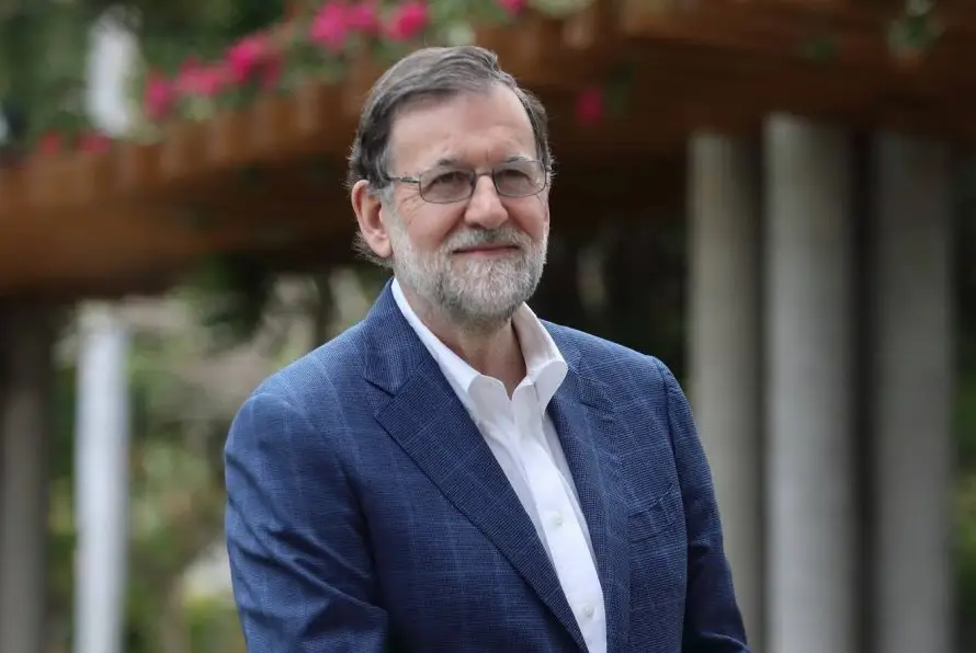 Gobierno español reprocha que Mariano Rajoy no se haya disculpado por sus "palabras racistas" sobre la selección de Francia