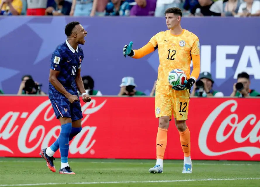 "No tengo ningún rencor" hacia Mbappé, dice portero paraguayo Orlando Gill