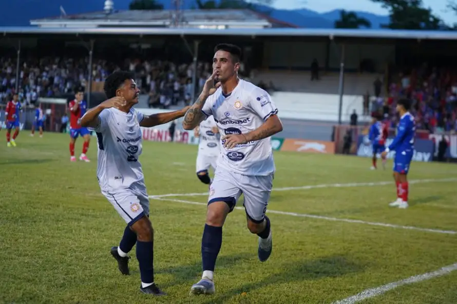 Metapán vence 2-0 a FAS impulsado por un destacado Federico Haberkorn