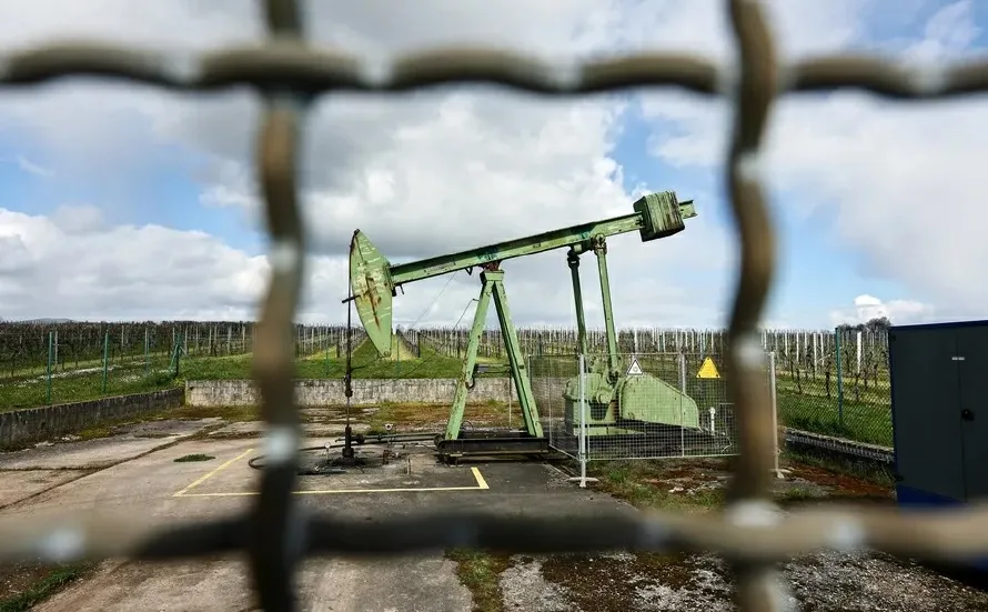 El petróleo ha subido casi 34 % desde el inicio de la guerra en Irán  