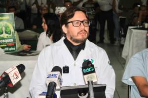 Rafael Aguirre, precandidato presidencial del FMLN, dice que busca construir propuestas para el futuro y no regresar al pasado