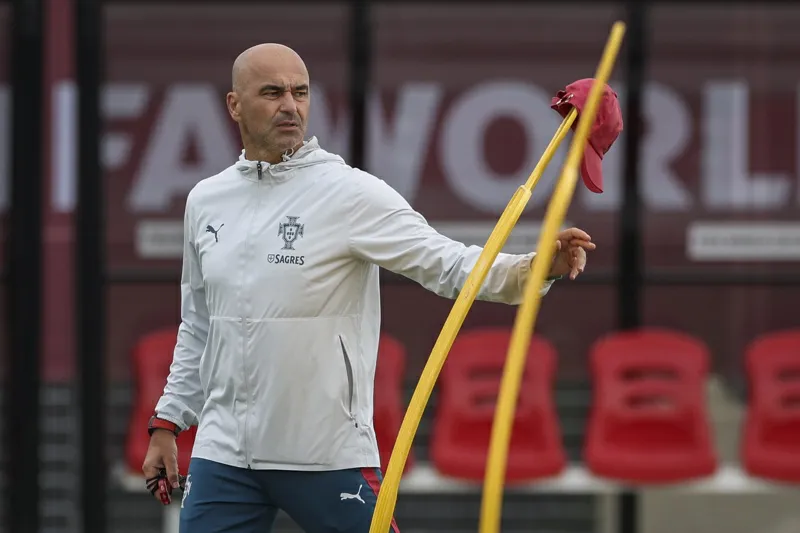 Roberto Martínez, ante un precedente poco frecuente: enfrentarse a su país en un Mundial