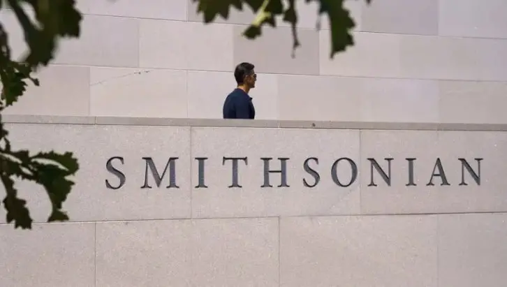 Administración Trump acusa al Smithsonian de "activismo" y de apoyar la inmigración ilegal