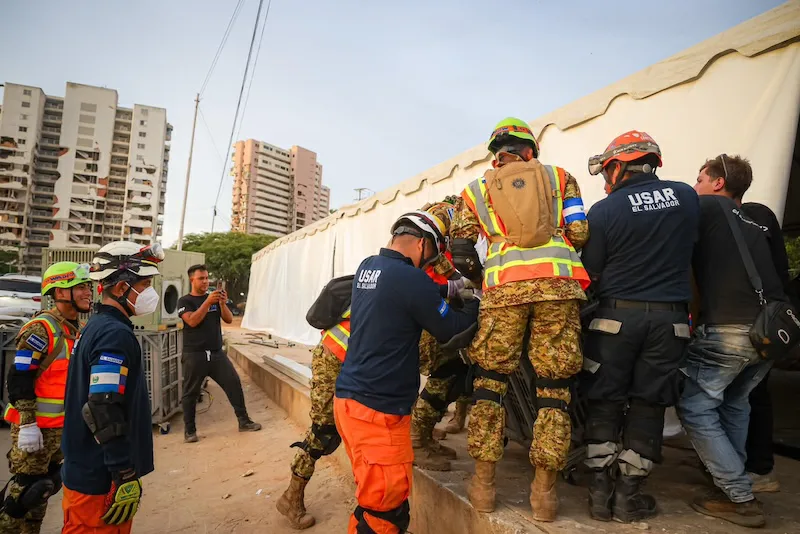 El Salvador instala hospital de campaña para atender a víctimas de terremotos en Venezuela