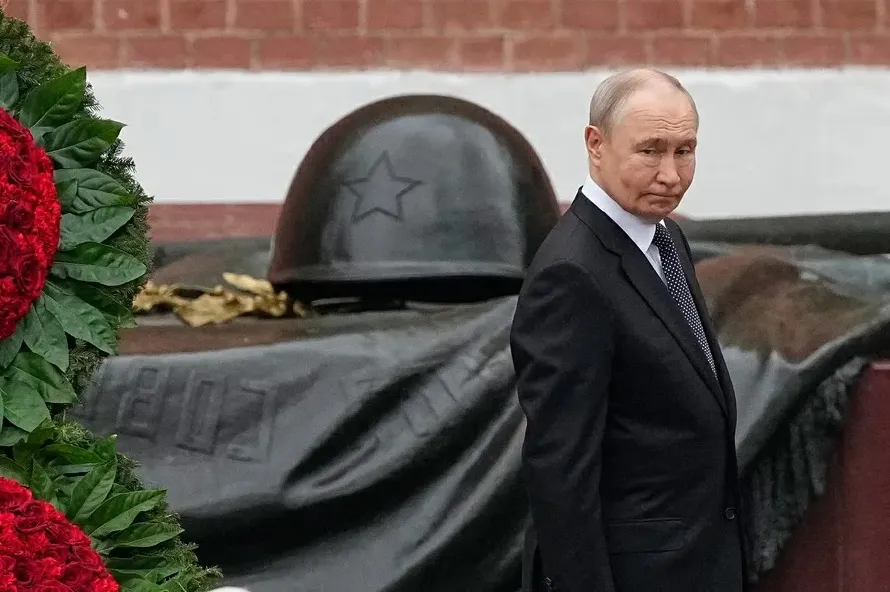 Popularidad de Putin cae por el desgaste de la guerra y la crisis de combustible en Rusia