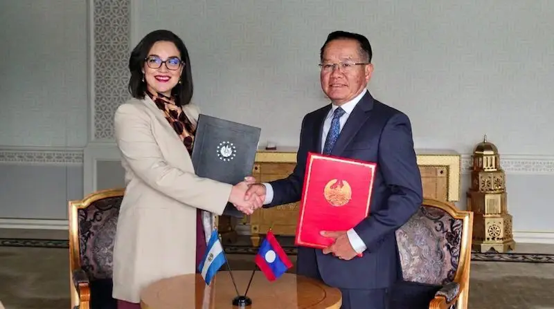 El Salvador establece relaciones diplomáticas con Laos
