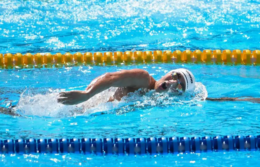 Nadadores salvadoreños Audrey Deras, Ariana Valle y Xavier Ventura avanzan a finales en Santo Domingo 2026