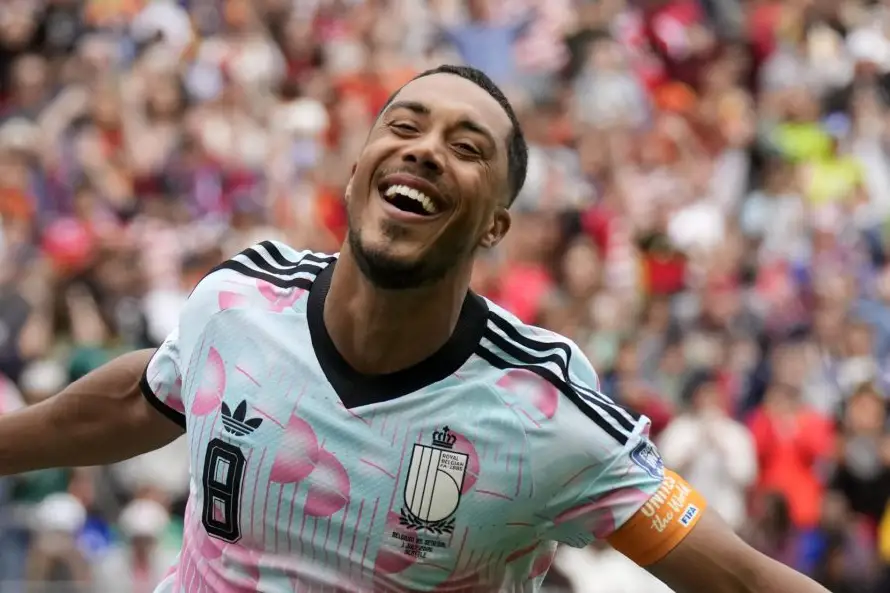 El Manchester United ficha al belga Youri Tielemans hasta 2031