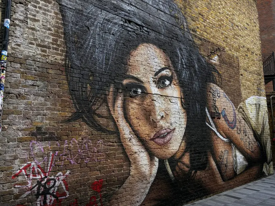 A 15 años de la muerte de Amy Winehouse, Reino Unido sigue buscando heredera