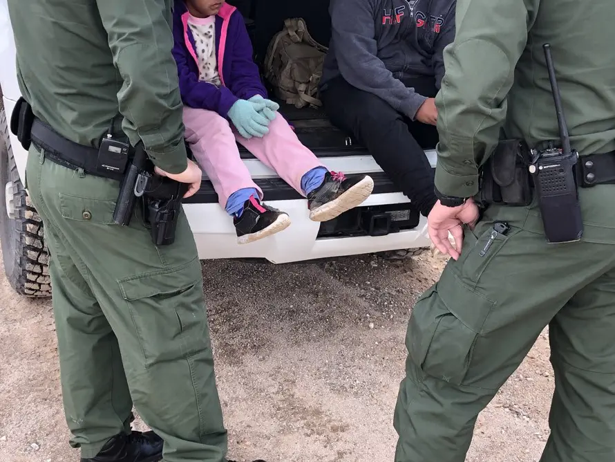 Grupo humanitario busca frenar la deportación de un centenar de niños migrantes