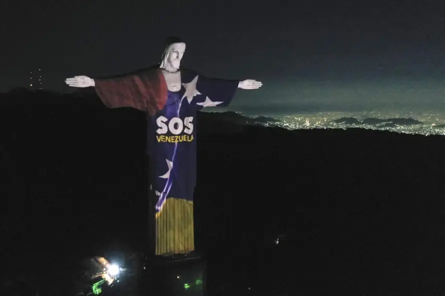 El Cristo de Río de Janeiro rinde homenaje a las víctimas de los terremotos en Venezuela