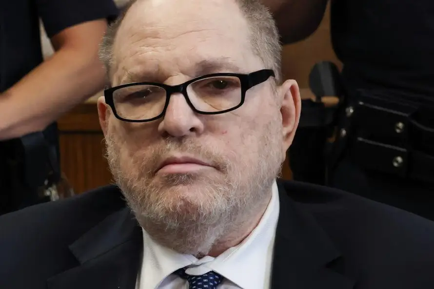 Reportan que Harvey Weinstein está hospitalizado en Nueva York por neumonía