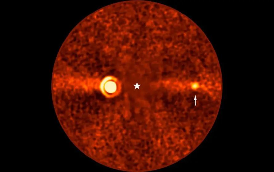 Descubren exoplaneta más tenue fotografiado desde la Tierra