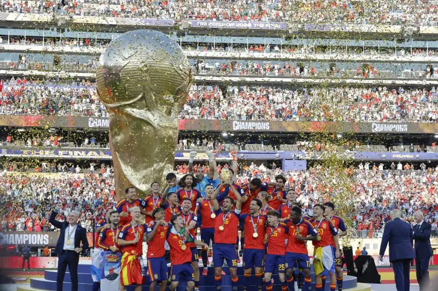 Cinco españoles y cinco argentinos, candidatos al once ideal del Mundial; Vozinha, también