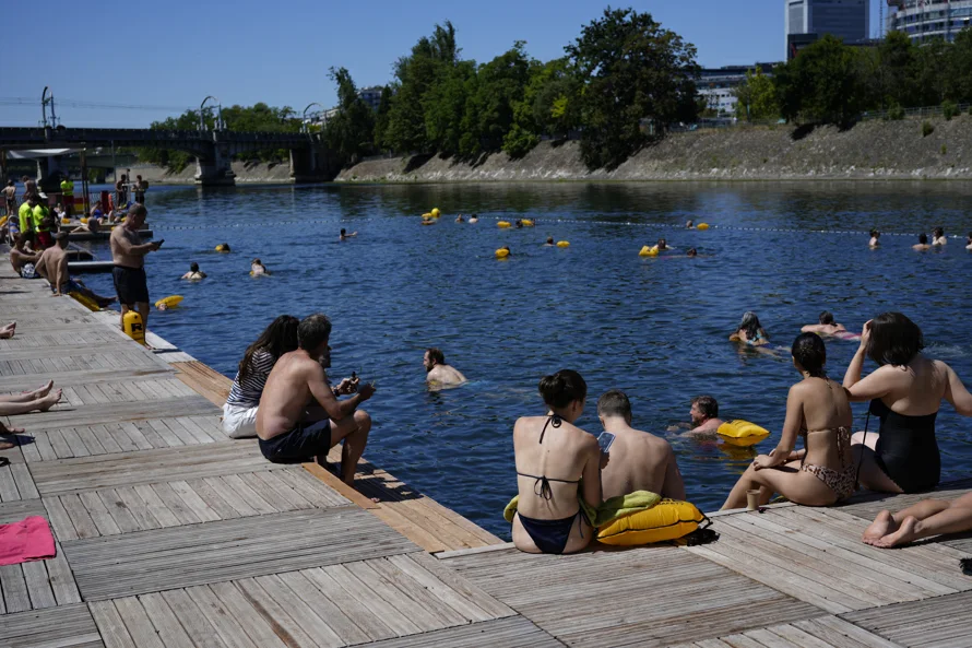 Al menos 139 muertos por ahogamiento en Francia desde mediados de junio, por olas de calor