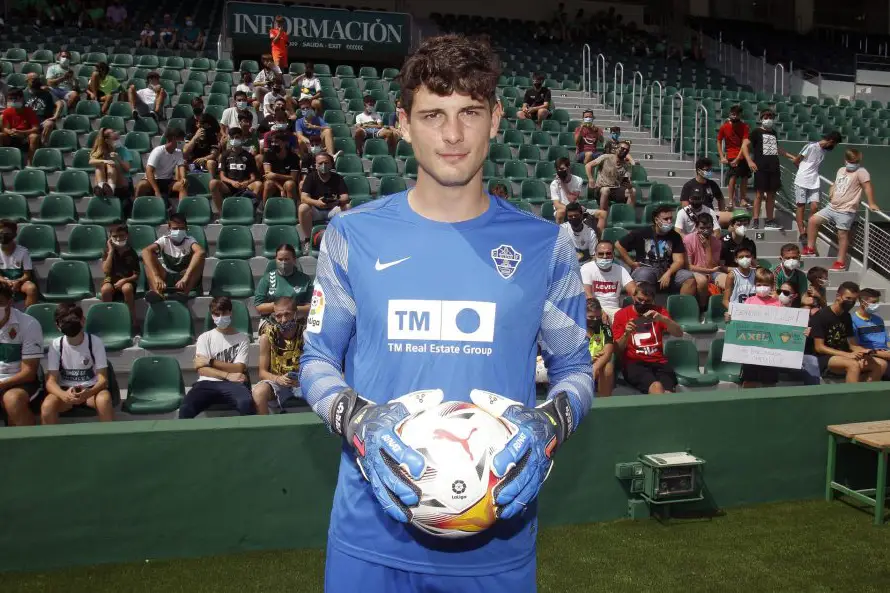 El argentino Axel Werner renueva con el Elche hasta 2028 y se va cedido al Rosario Central