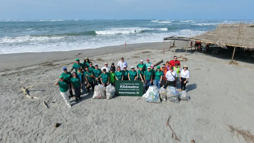 Banco Promérica reafirma su compromiso ambiental en una nueva jornada de voluntariado en la Costa del Sol