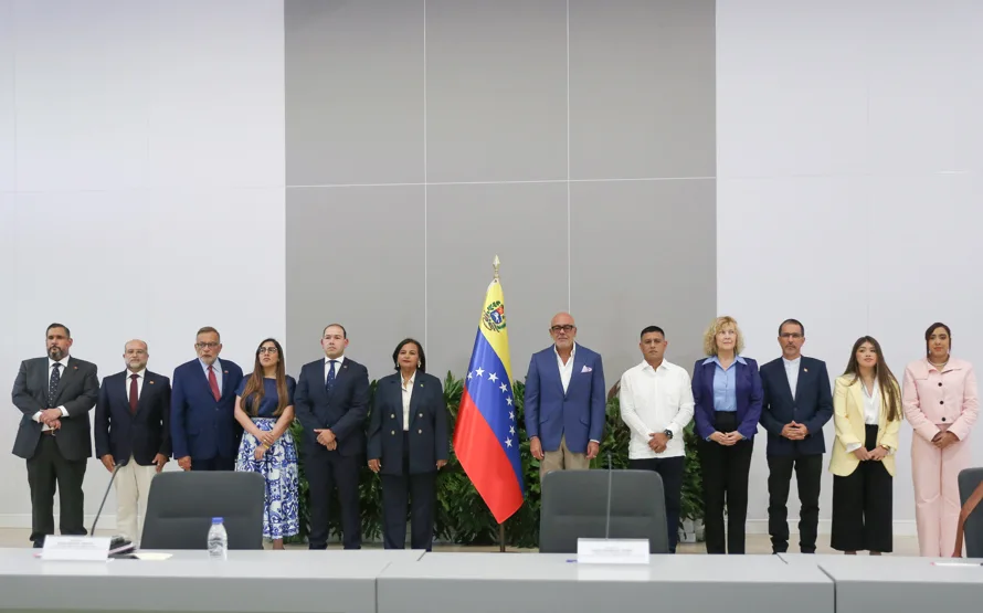Chavismo y oposición instalan formalmente la mesa de diálogo para abordar la transición