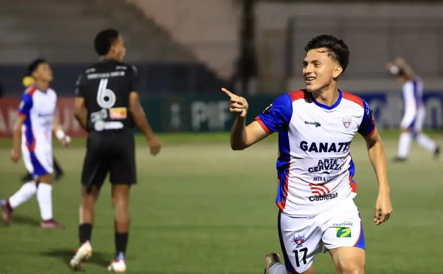 Firpo golea al Diriangén y mantiene vivo el sueño de avanzar en la Copa Centroamericana